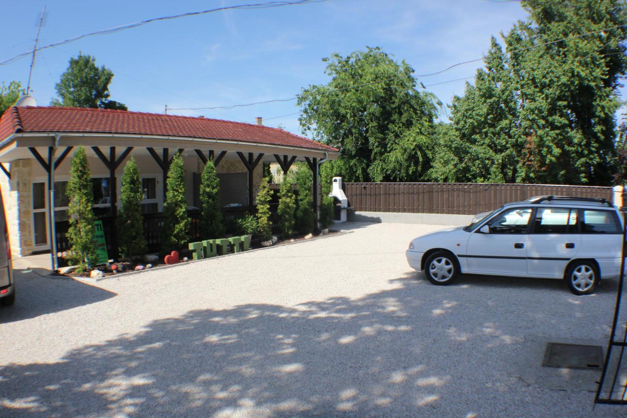 Tutti Apartman Balatonlelle Esterno foto